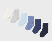 Load image into Gallery viewer, Infant Boy Set of 6 Socks - White to Blue
