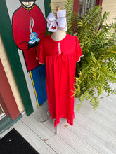 Load image into Gallery viewer, Traditional Red Pegnoir Set