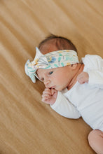 Load image into Gallery viewer, Clara - Knit Headband Bow