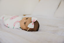 Load image into Gallery viewer, Grace - Bowtie Bow