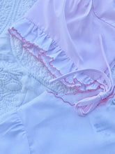Load image into Gallery viewer, Pink &amp; White Diaper Set w/ Bow Embroidery &amp; Bonnet
