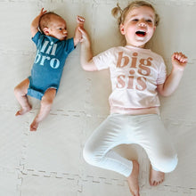 Load image into Gallery viewer, "Big Sis" Printed Pink T-Shirt