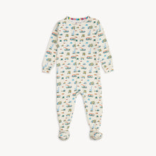 Load image into Gallery viewer, Dumps Like a Truck - Magnetic Footie