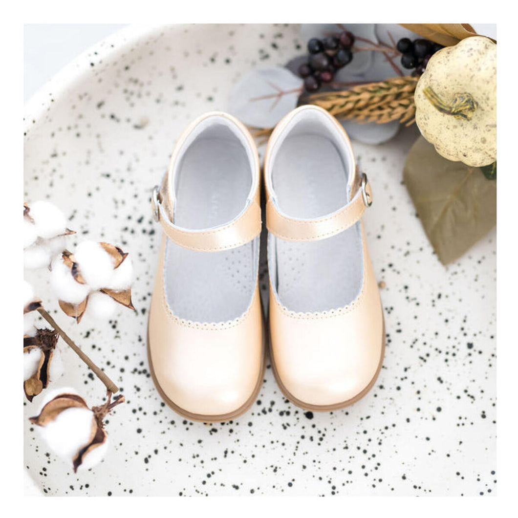 Classic Scalloped Leather Mary Jane - Champagne