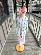 Load image into Gallery viewer, Printed Tunic &amp; Light Pink Leggings Set
