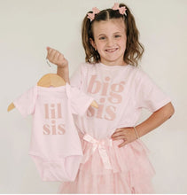 Load image into Gallery viewer, &quot;Big Sis&quot; Printed Pink T-Shirt
