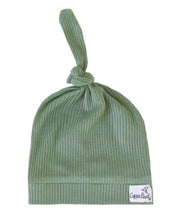 Load image into Gallery viewer, Clover Hat &amp; Blanket Set
