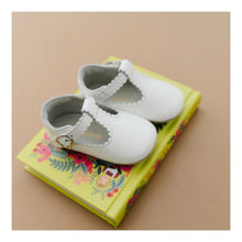 Load image into Gallery viewer, Elodie Scalloped T-Strap Soft Leather Crib Shoe - White
