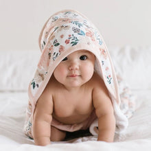 Load image into Gallery viewer, Autumn - Hooded Towel
