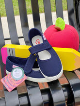 Load image into Gallery viewer, Cienta Girl&#39;s Canvas Mary Jane Shoes - Navy
