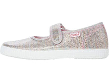 Load image into Gallery viewer, Cienta Girl&#39;s Mary Jane Shoes in Light Rainbow Metallic
